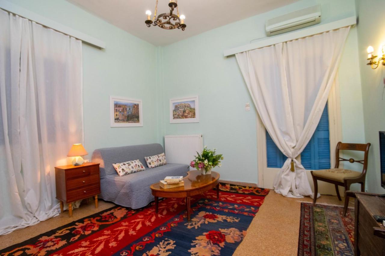 Ferienwohnung Marina'S Bright Getaway - Nafplio Center House Exterior foto